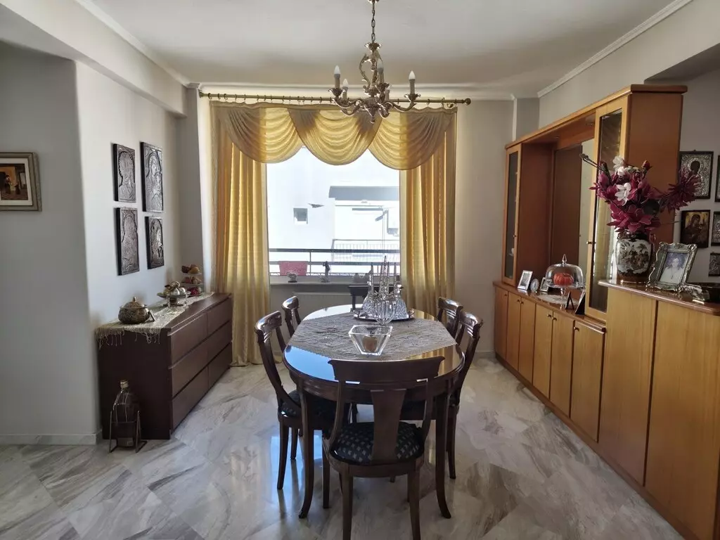3-bedroom Flat In Thermaikos, Greece (200 M²)