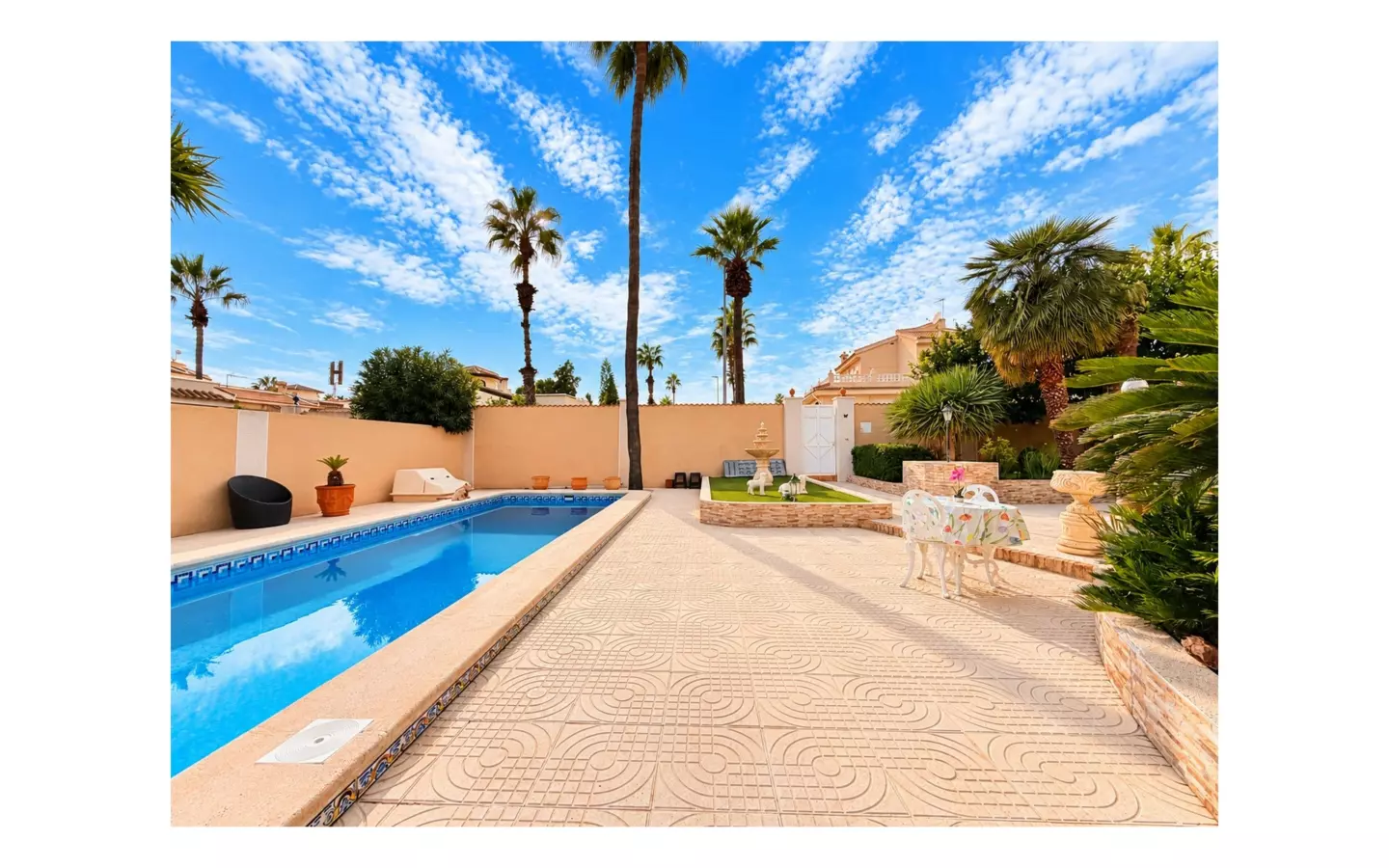 4-bedroom Villa In Ciudad Quesada, Spain (175 M²)