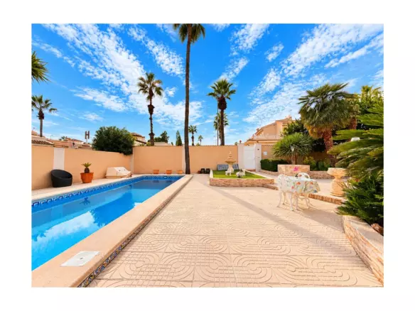 4-bedroom Villa In Ciudad Quesada, Spain (175 M²)