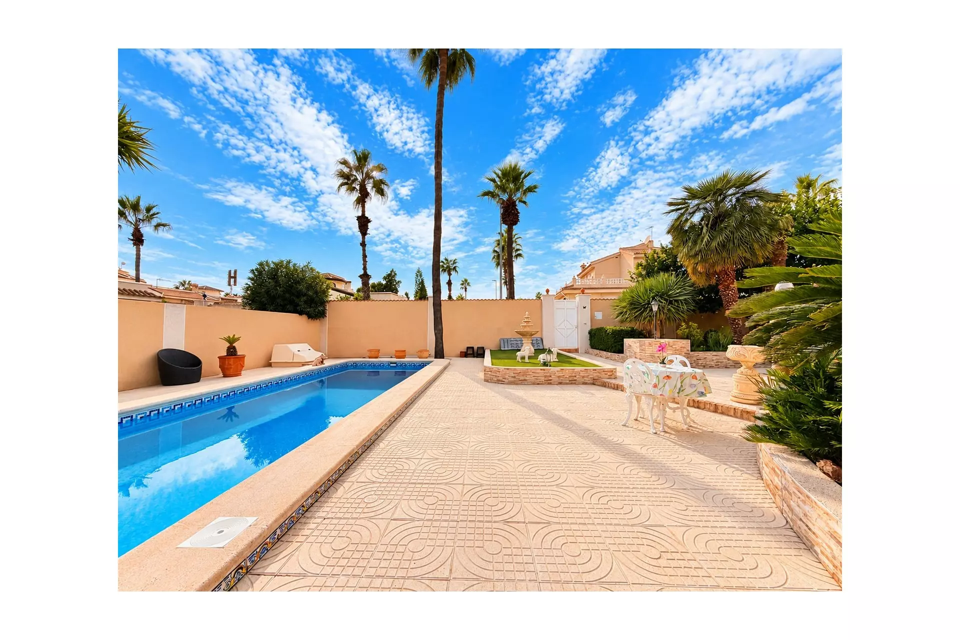 4-bedroom Villa In Ciudad Quesada, Spain (175 M²)