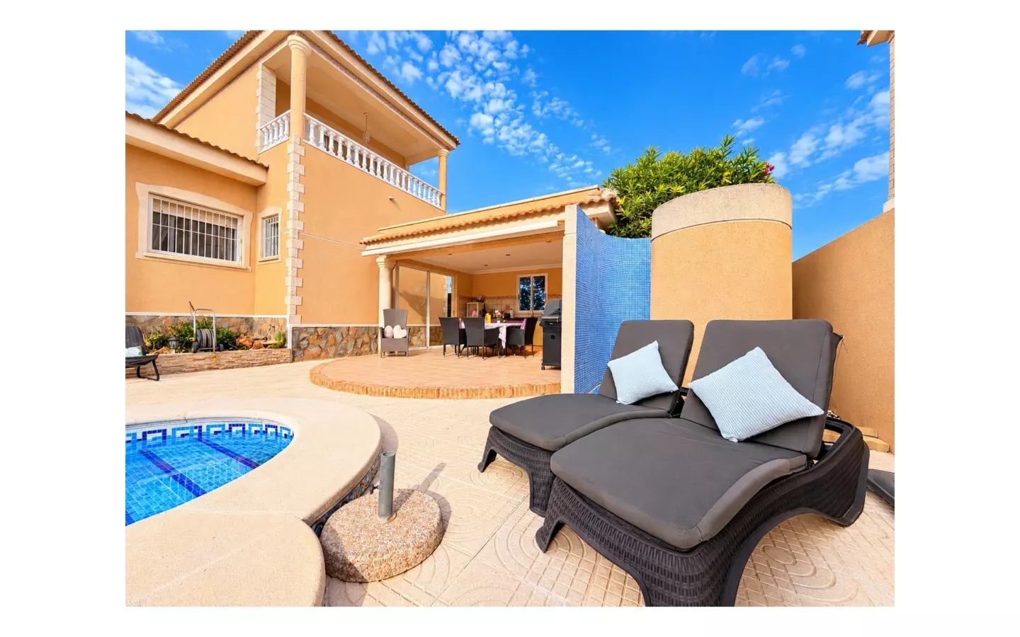 4-bedroom Villa In Ciudad Quesada, Spain (175 M²)