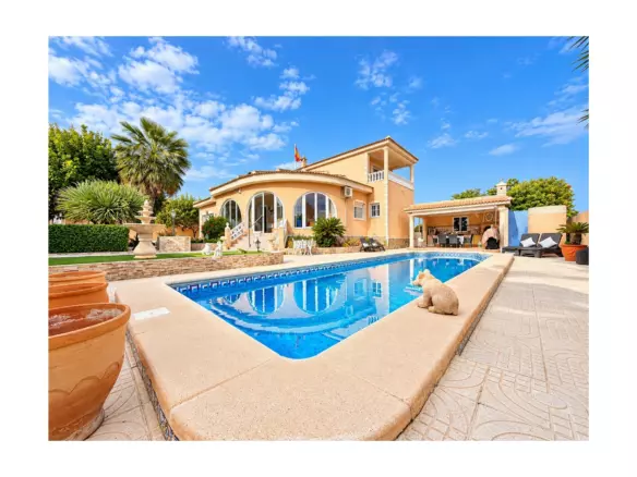 4-bedroom Villa In Ciudad Quesada, Spain (175 M²)