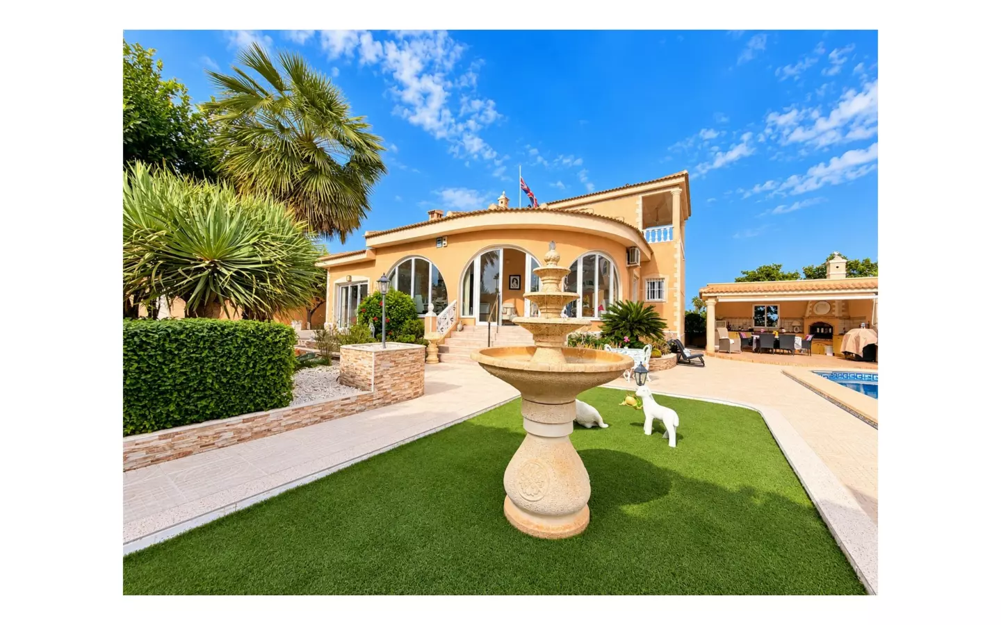 4-bedroom Villa In Ciudad Quesada, Spain (175 M²)