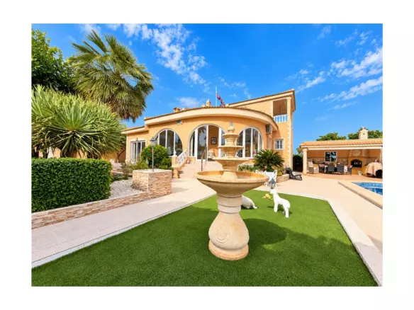 4-bedroom Villa In Ciudad Quesada, Spain (175 M²)