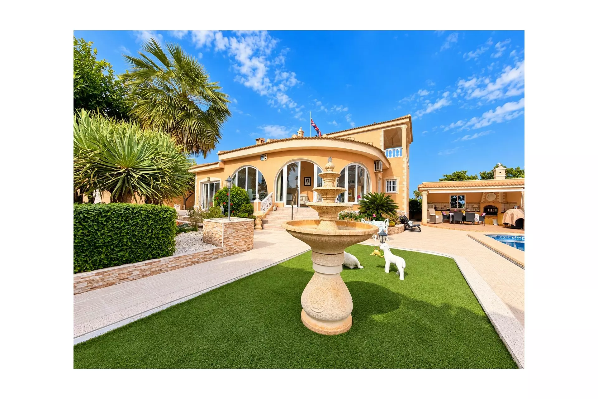 4-bedroom Villa In Ciudad Quesada, Spain (175 M²)