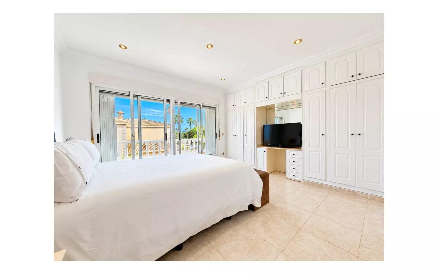 4-bedroom Villa In Ciudad Quesada, Spain (175 M²)