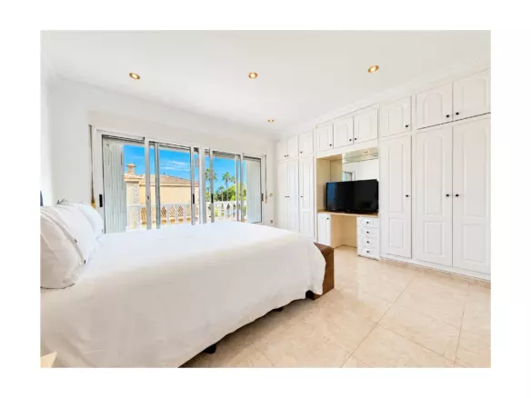4-bedroom Villa In Ciudad Quesada, Spain (175 M²)