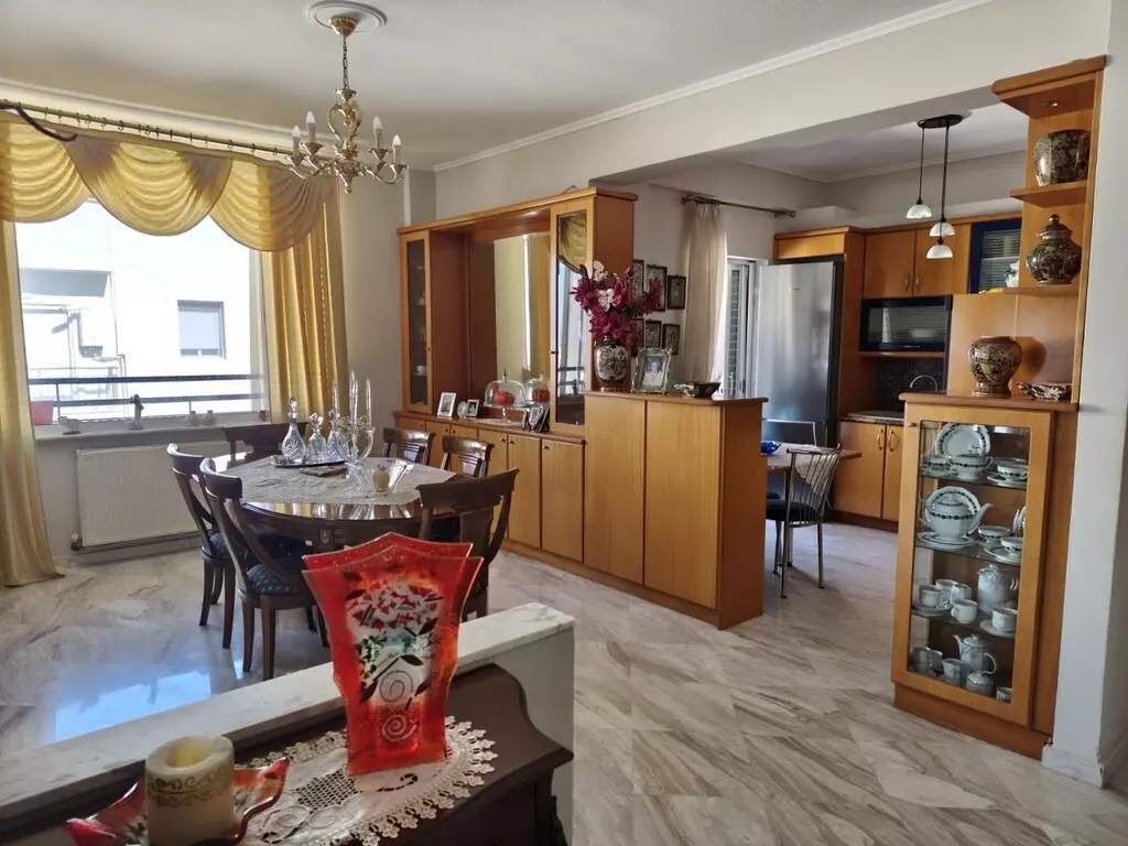 3-bedroom Flat In Thermaikos, Greece (200 M²)