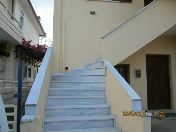 3-bedroom Flat In Petalidi, Greece (110 M²)
