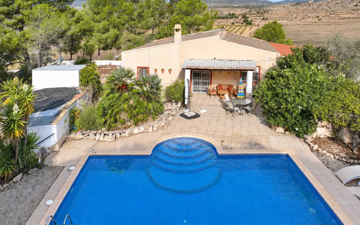 3-bedroom Country House In Pinoso, Spain (195 M²)