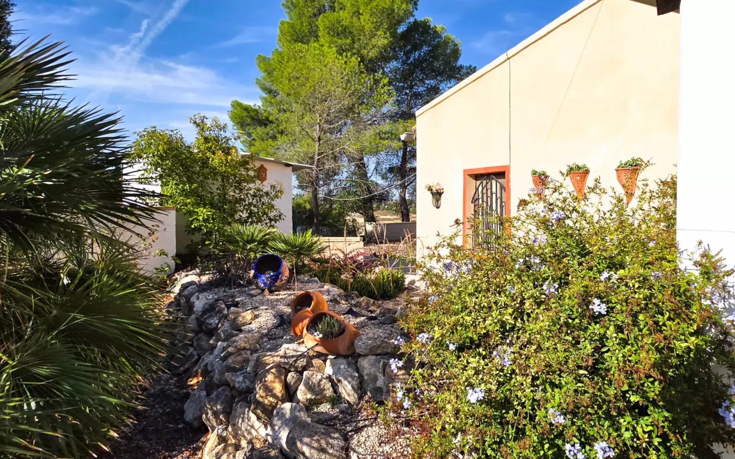 3-bedroom Country House In Pinoso, Spain (195 M²)