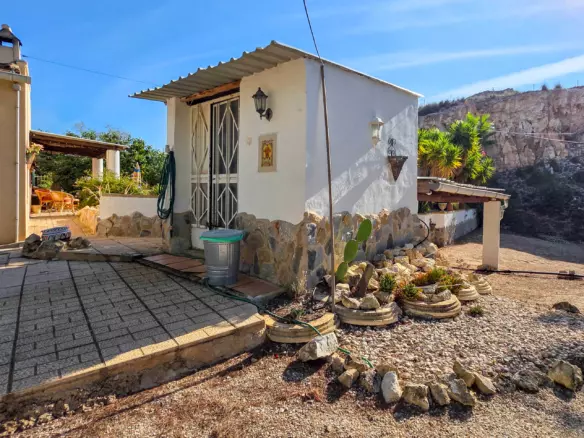 3-bedroom Country House In Pinoso, Spain (195 M²)