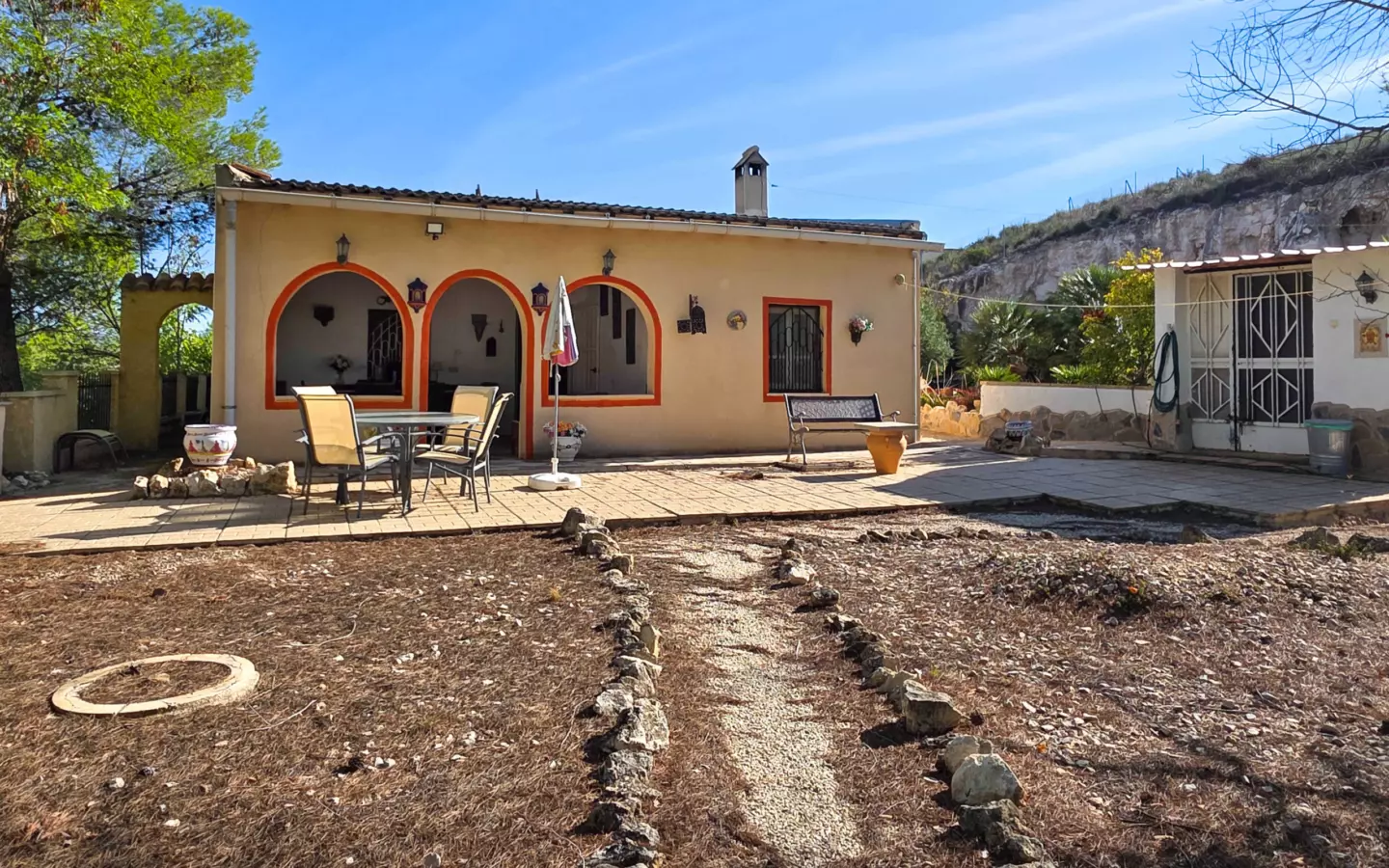 3-bedroom Country House In Pinoso, Spain (195 M²)