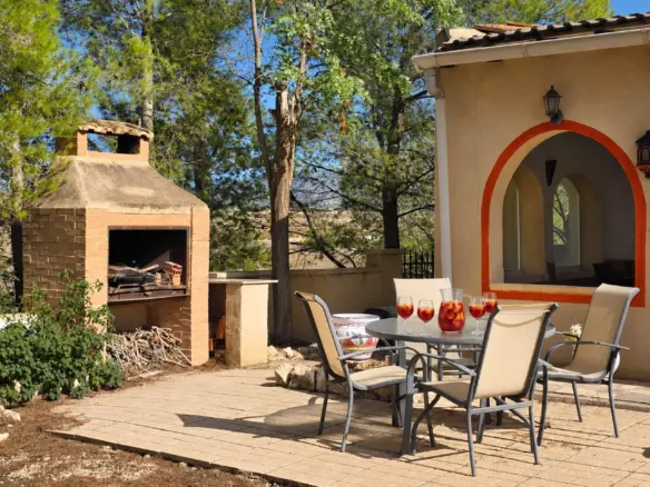 3-bedroom Country House In Pinoso, Spain (195 M²)