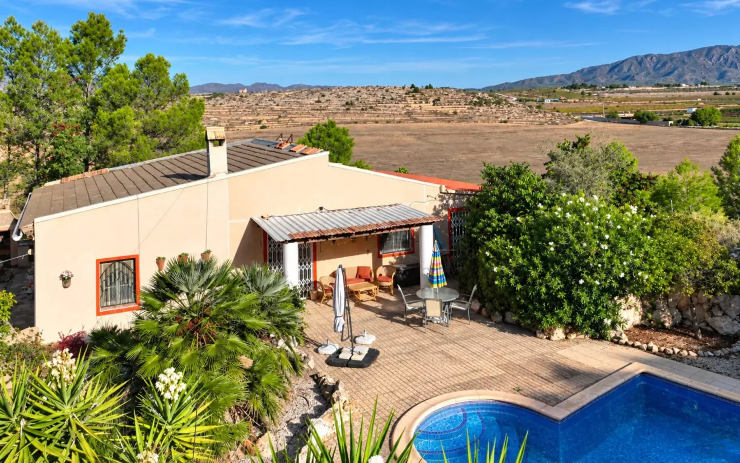 3-bedroom Country House In Pinoso, Spain (195 M²)