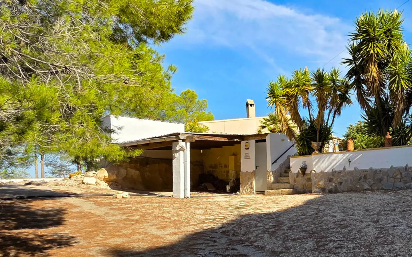 3-bedroom Country House In Pinoso, Spain (195 M²)