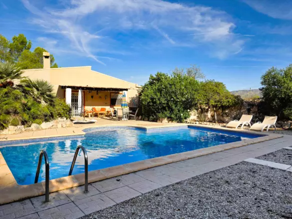 3-bedroom Country House In Pinoso, Spain (195 M²)