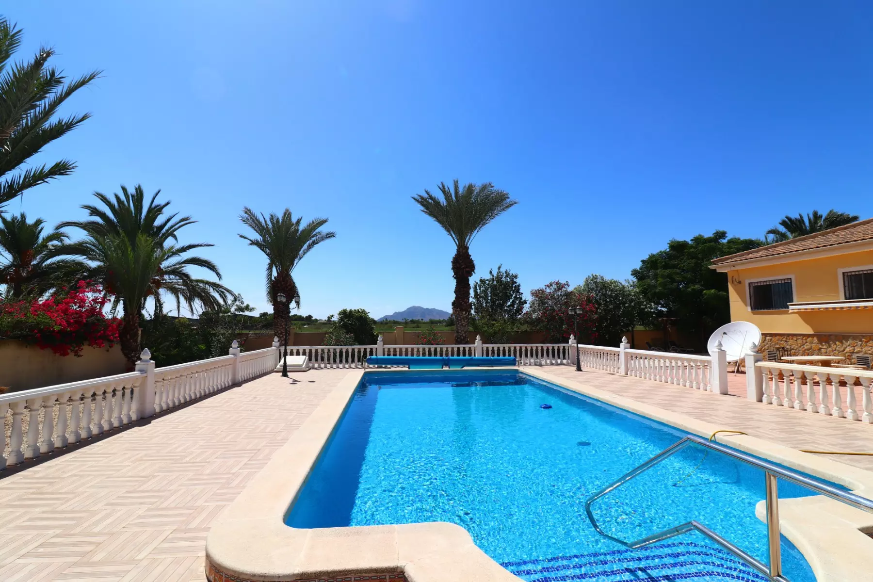 o_1j45fanep51267i1mcl1lau39q25-44129a 3-bedroom Country House In Catral, Spain (150 M²)