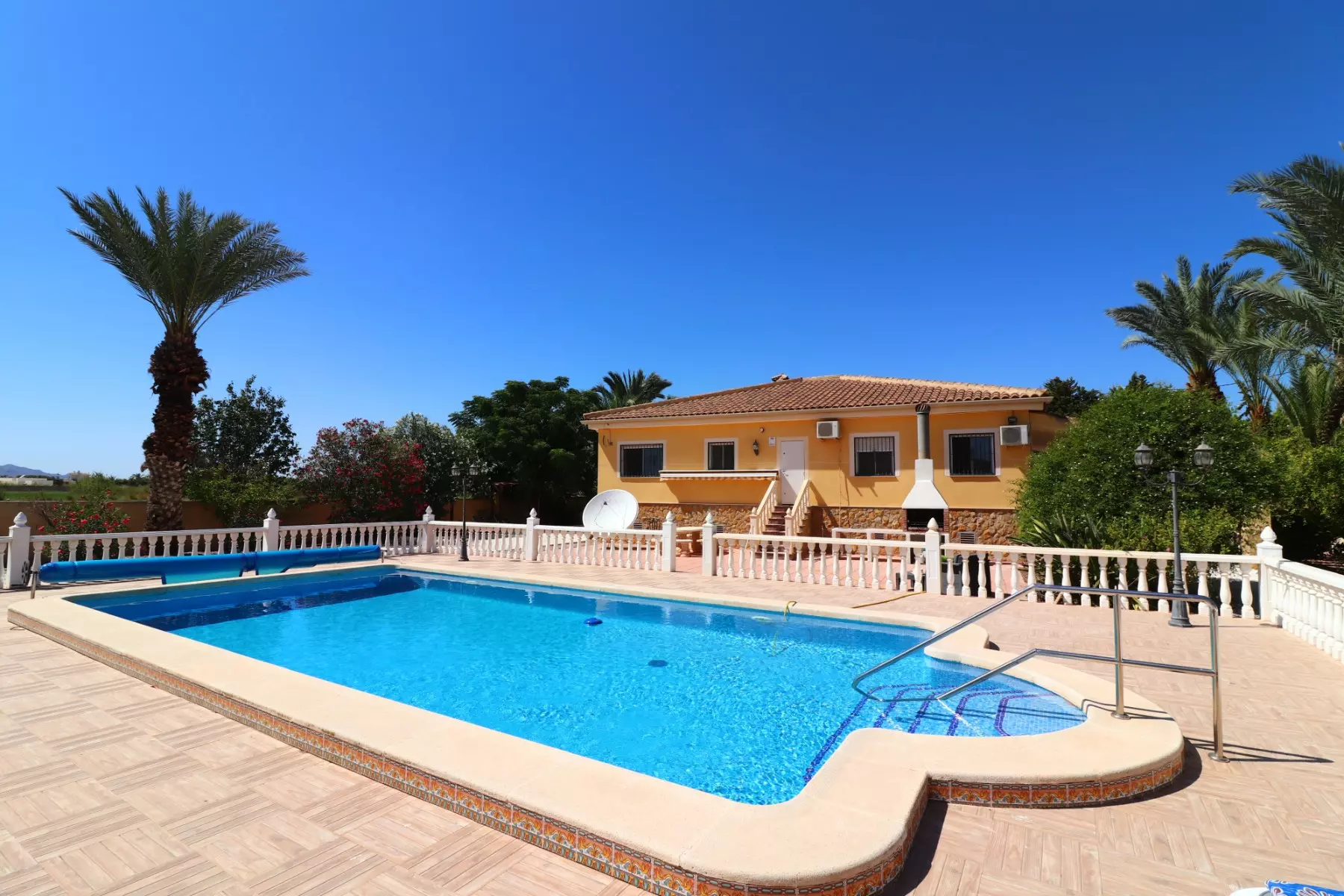o_1j45fanepvkgb91onn10j21g5j24-84390c 3-bedroom Country House In Catral, Spain (150 M²)