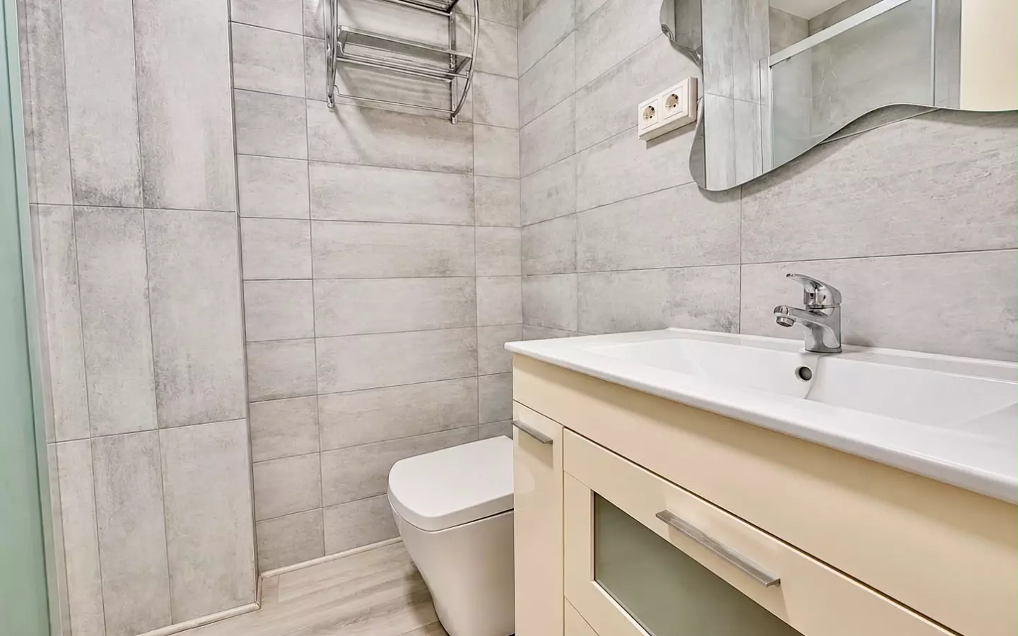 4-bedroom Apartment In Guardamar Del Segura, Spain (106 M²)