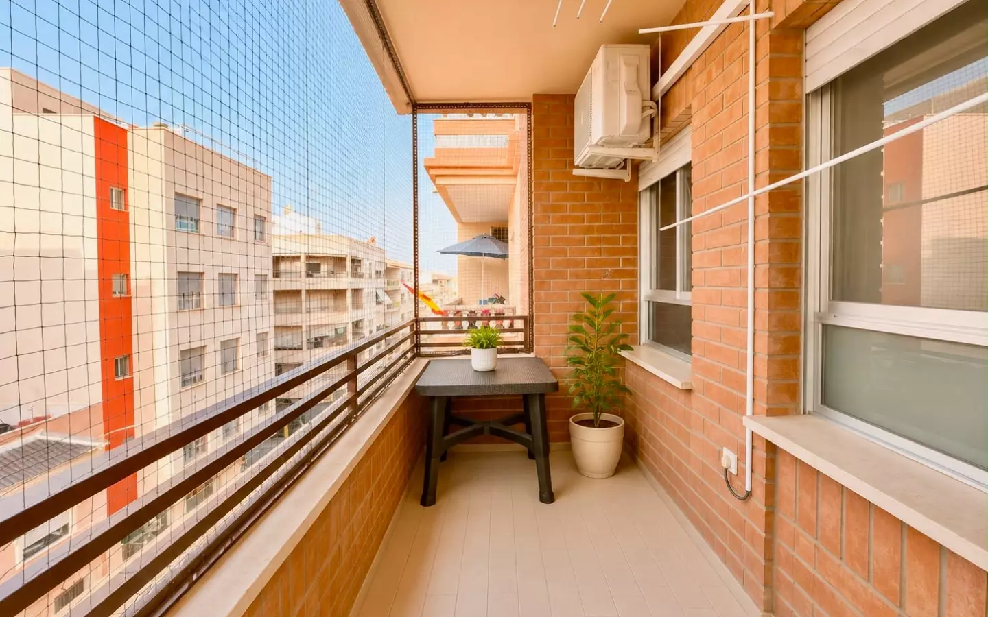 4-bedroom Apartment In Guardamar Del Segura, Spain (106 M²)