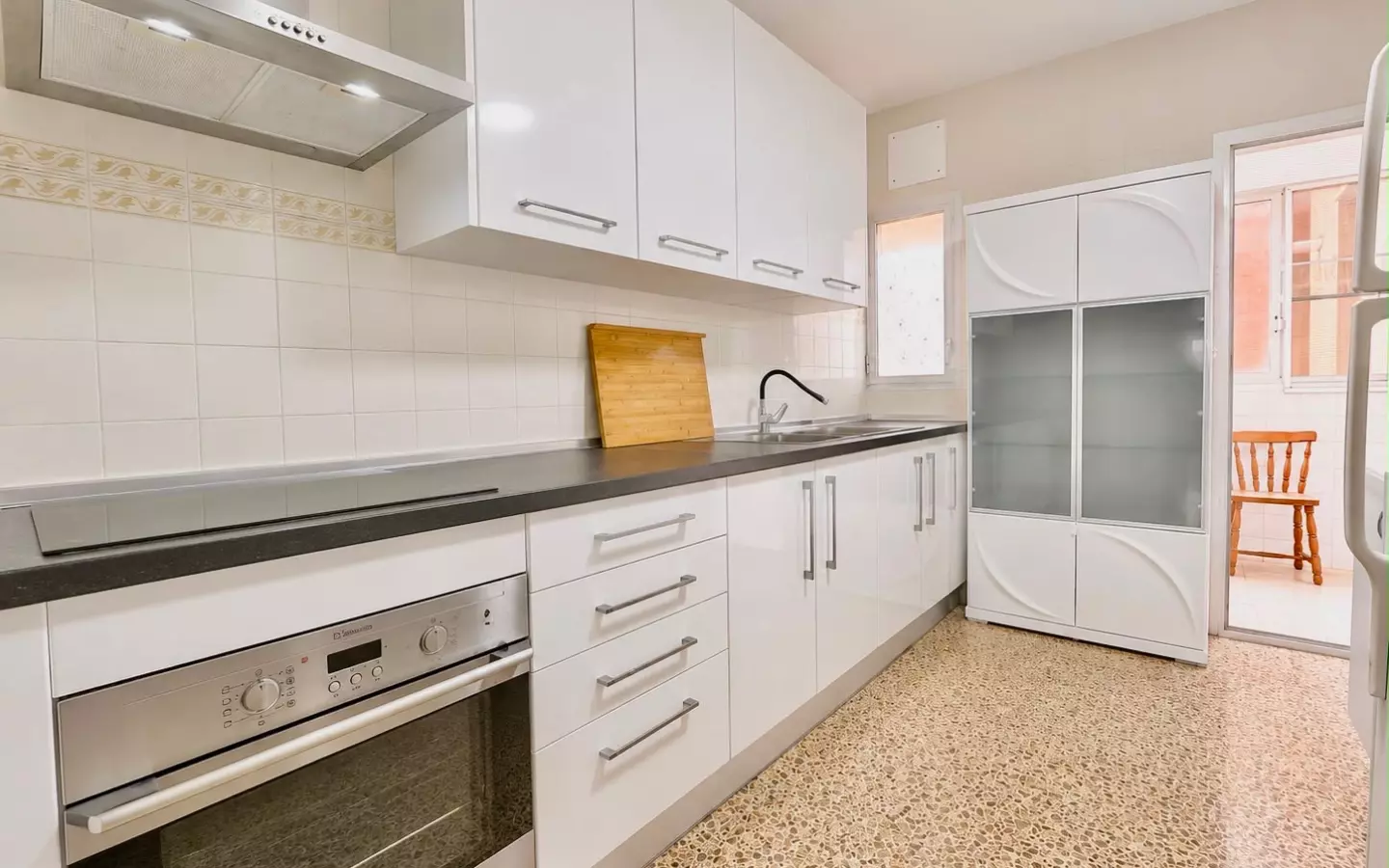 4-bedroom Apartment In Guardamar Del Segura, Spain (106 M²)