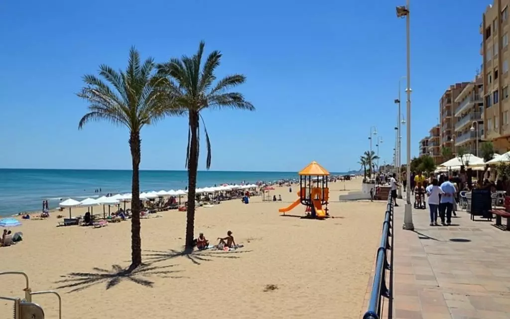 4-bedroom Apartment In Guardamar Del Segura, Spain (106 M²)