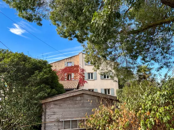 3-bedroom House (237 M²)