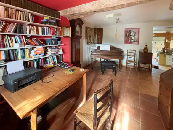 3-bedroom House (237 M²)