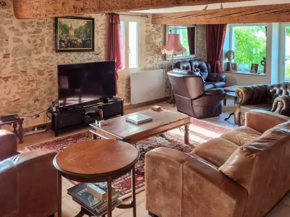 3-bedroom House (237 M²)