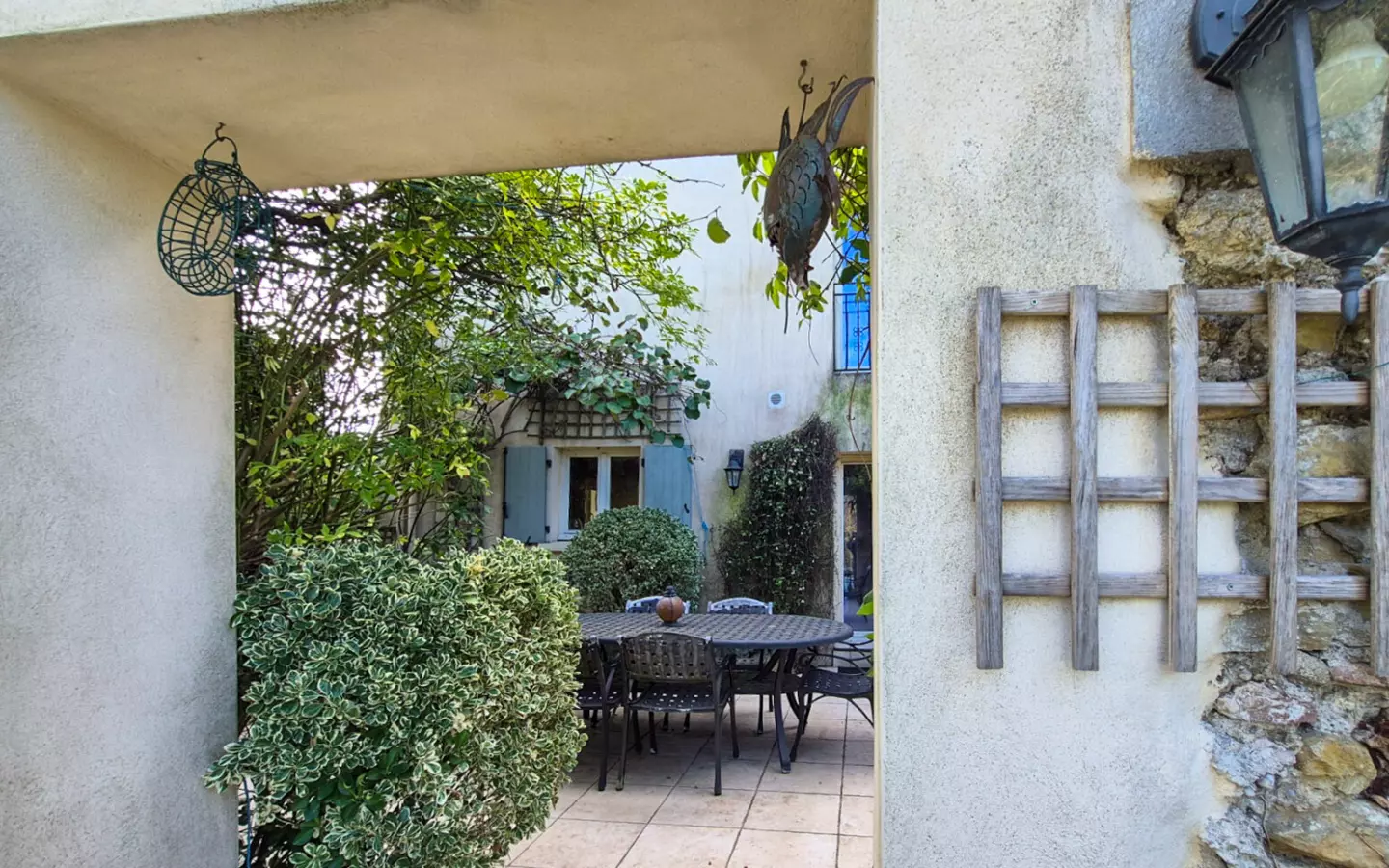 3-bedroom House (237 M²)