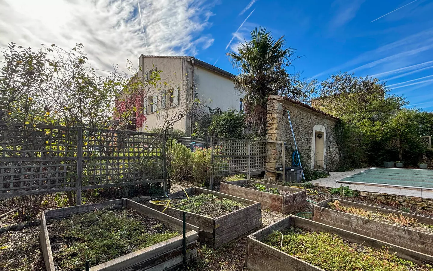 3-bedroom House (237 M²)