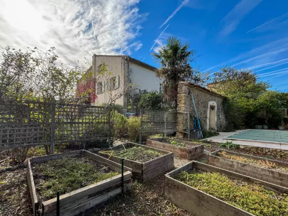 3-bedroom House (237 M²)