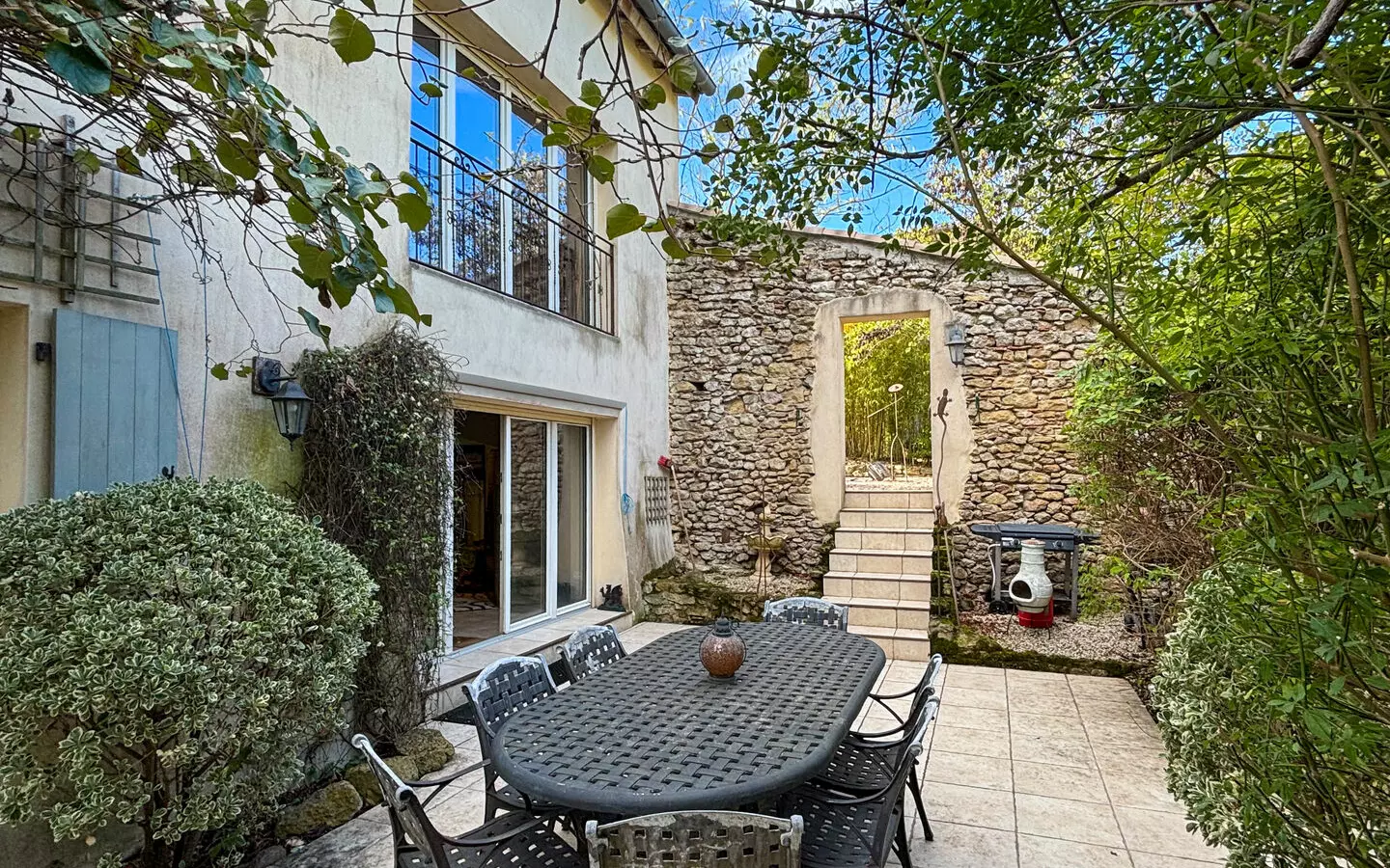 3-bedroom House (237 M²)