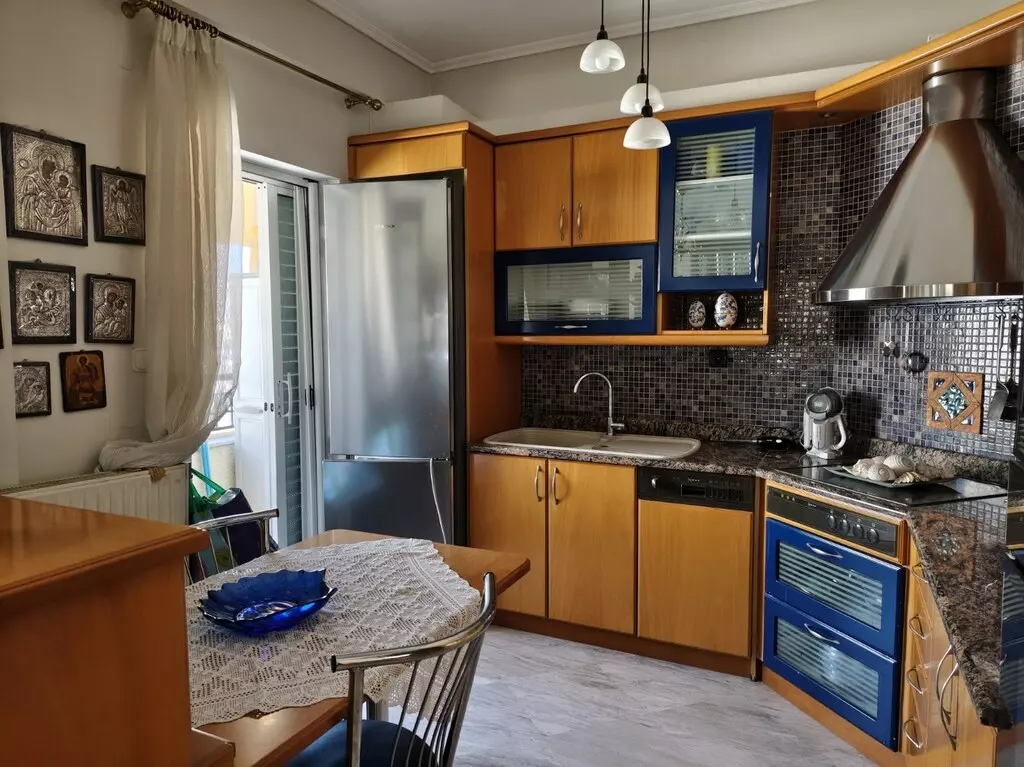 3-bedroom Flat In Thermaikos, Greece (200 M²)