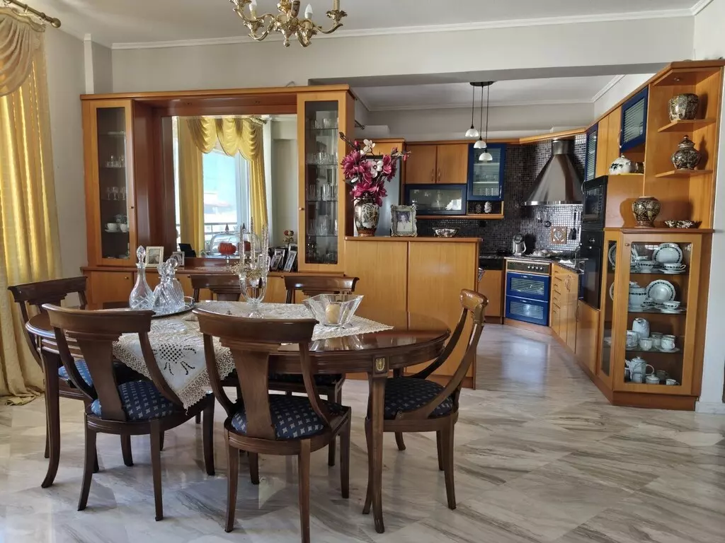 3-bedroom Flat In Thermaikos, Greece (200 M²)