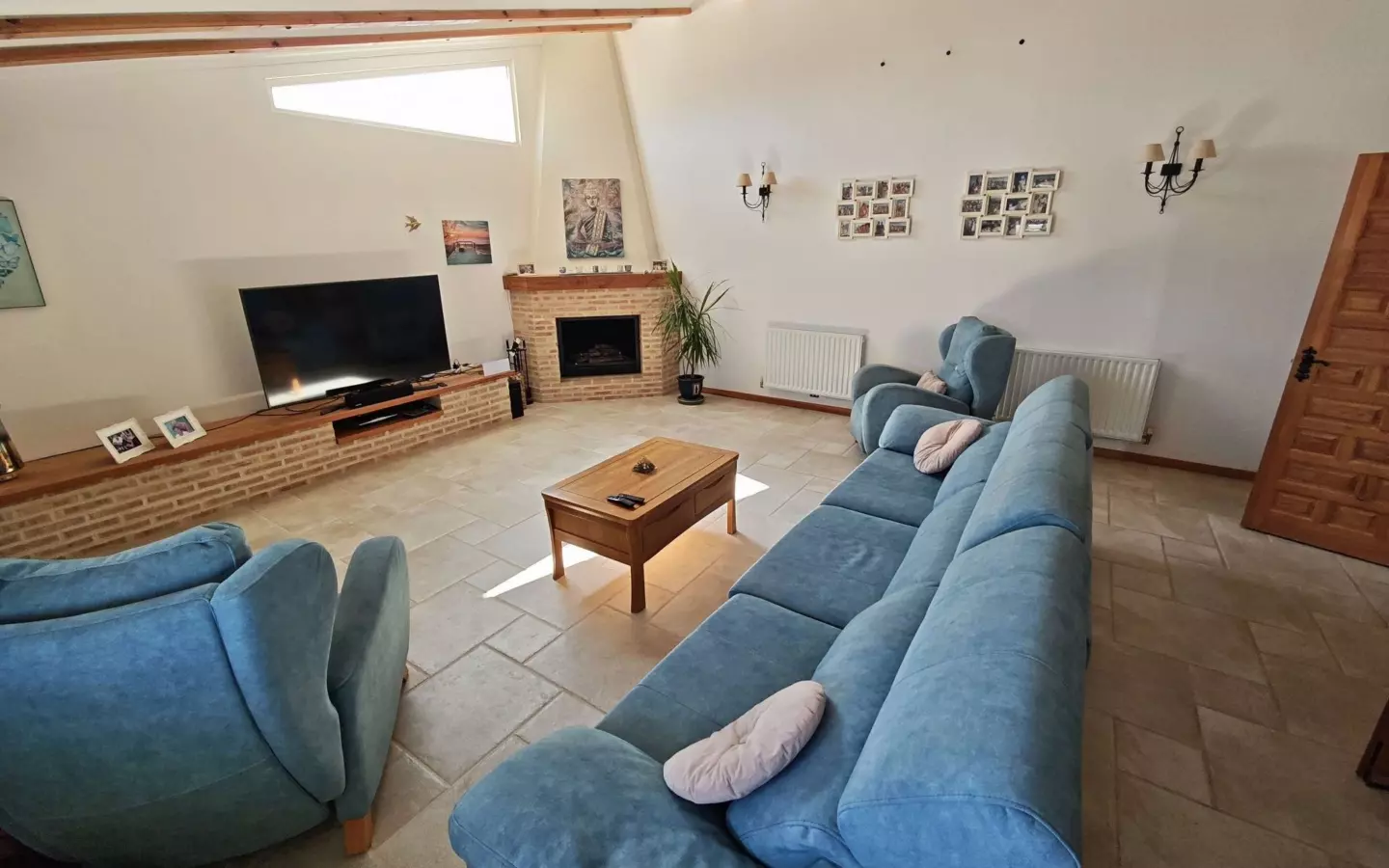 4-bedroom Country House In Caudete, Spain (210 M²)