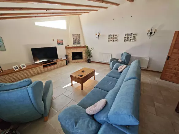 4-bedroom Country House In Caudete, Spain (210 M²)
