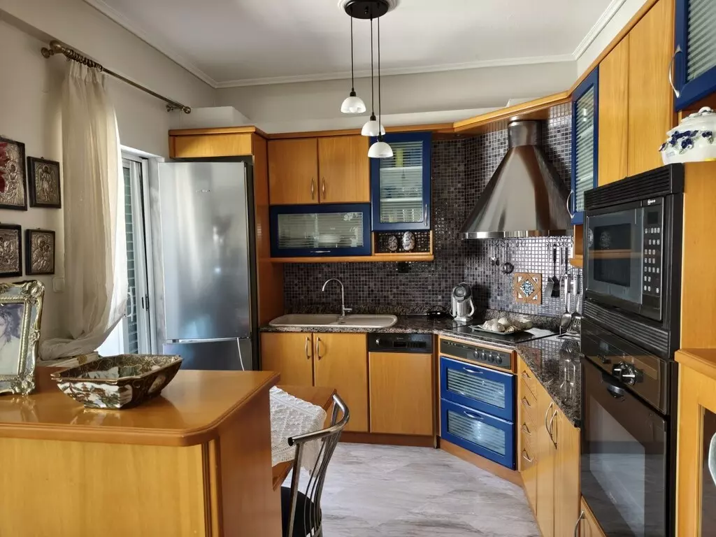 3-bedroom Flat In Thermaikos, Greece (200 M²)