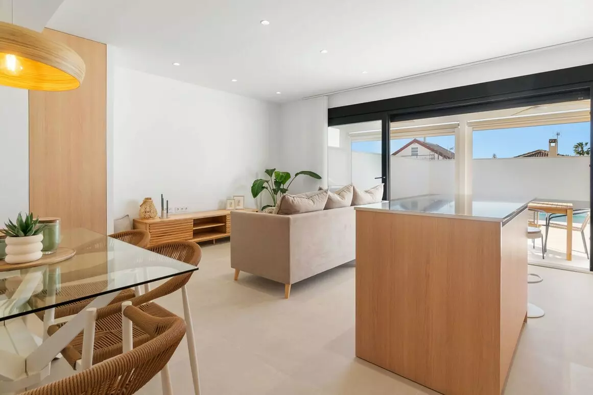 3-bedroom Villa In Torrevieja, Spain (104 M²)