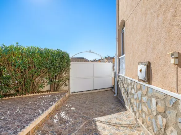 2-bedroom Apartment In Rojales, Spain (89 M²)
