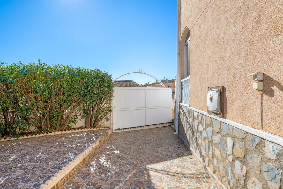 2-bedroom Apartment In Rojales, Spain (89 M²)
