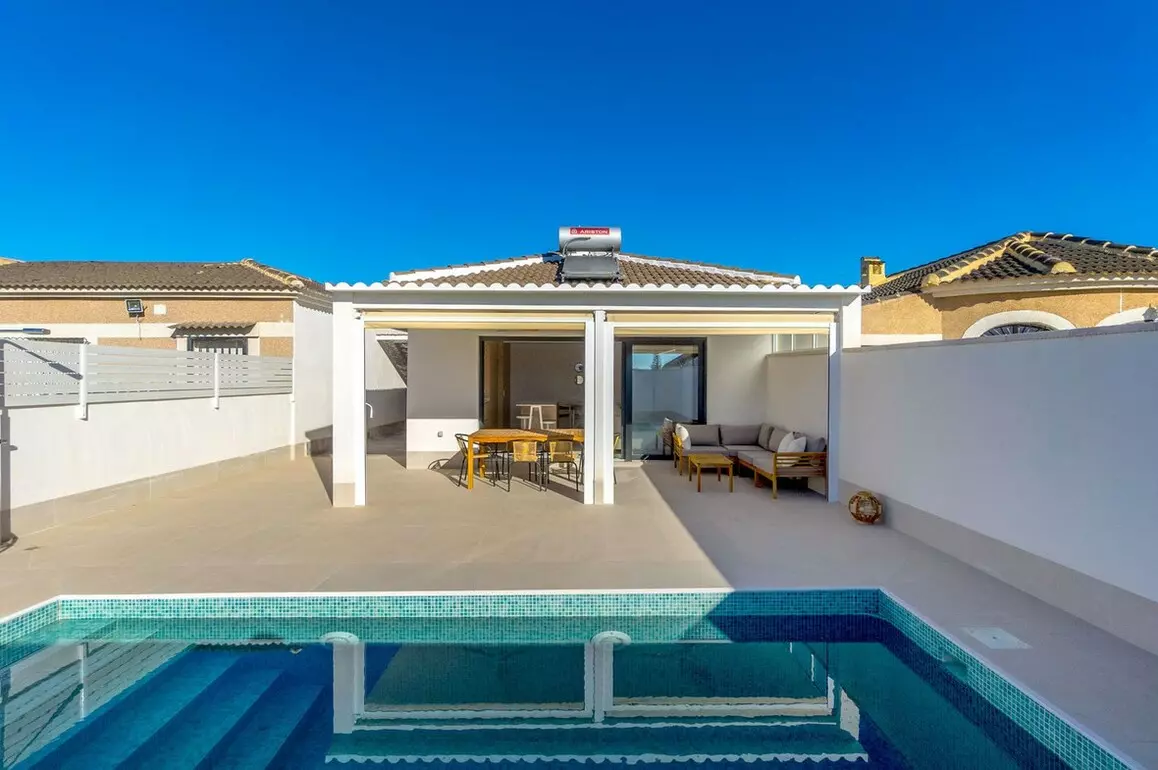 3-bedroom Villa In Torrevieja, Spain (104 M²)
