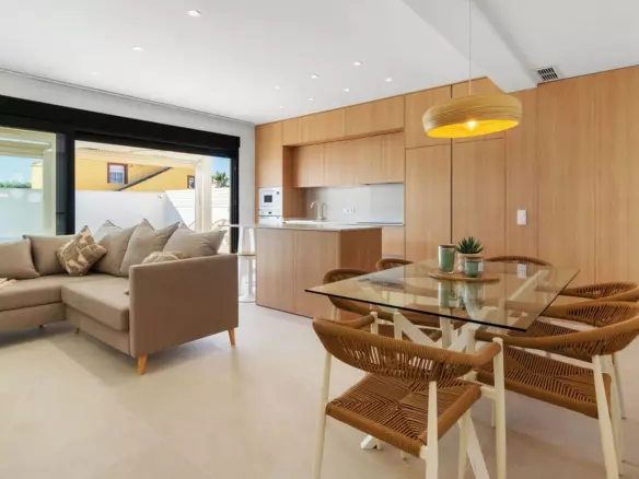 3-bedroom Villa In Torrevieja, Spain (104 M²)