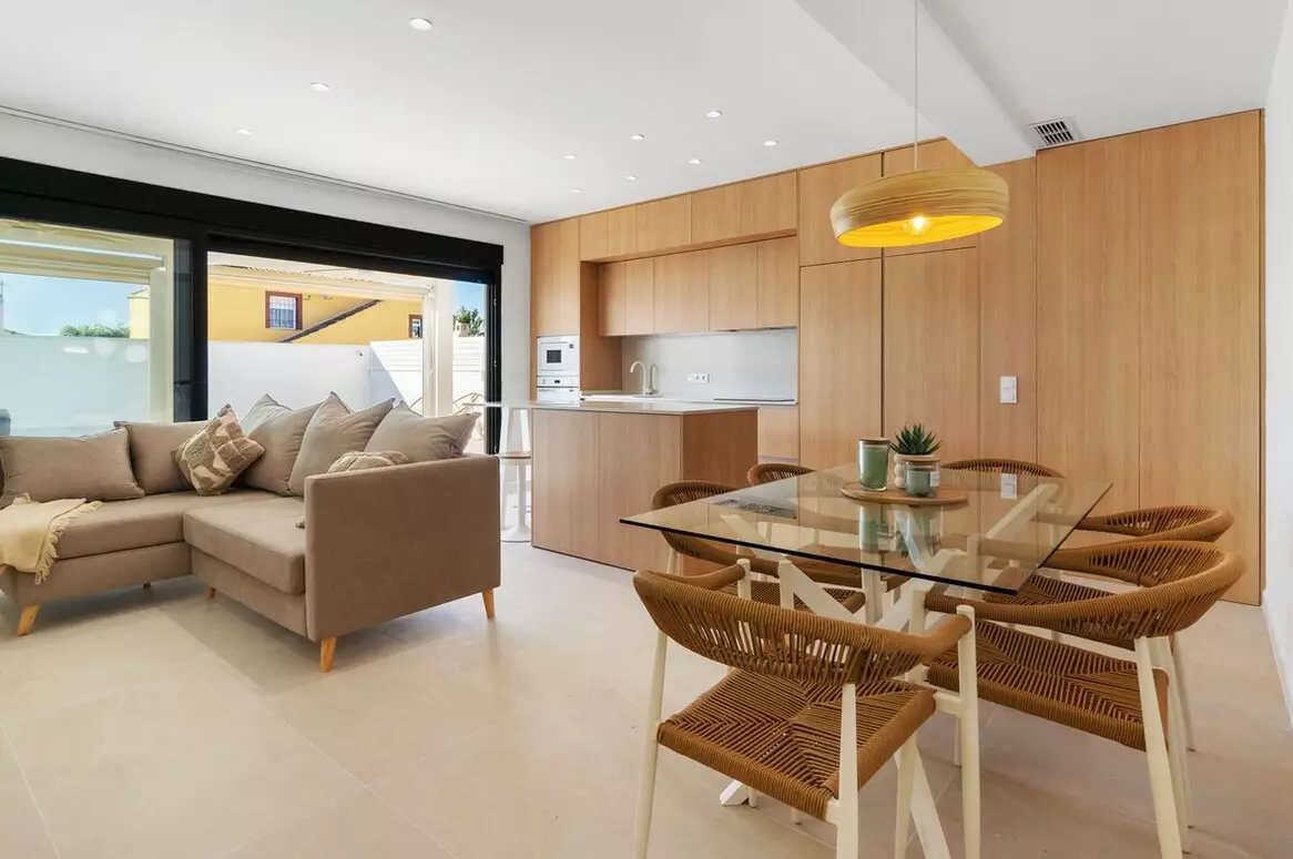 3-bedroom Villa In Torrevieja, Spain (104 M²)