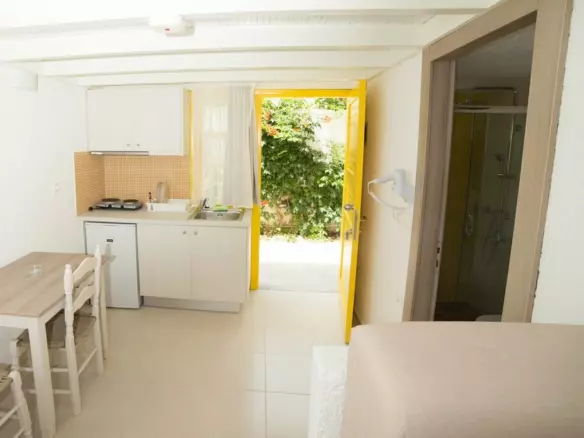 20-bedroom Hotel In Mallia, Greece (750 M²)