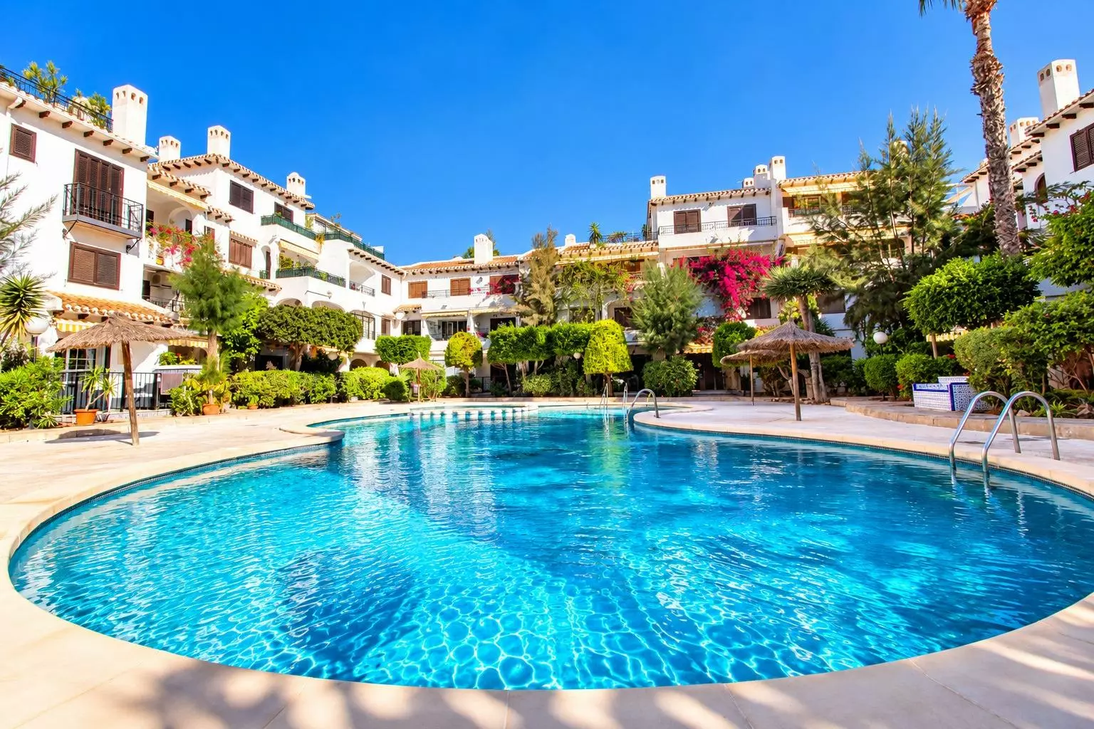 3-bedroom Duplex In Cabo Roig, Spain (154 M²)