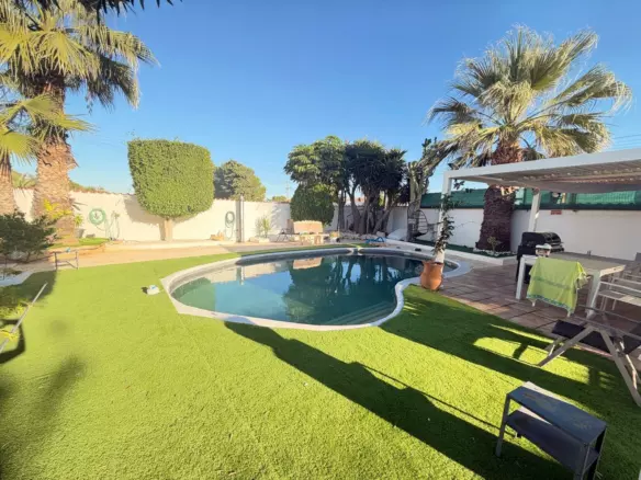2-bedroom Villa In Orihuela Costa, Spain (200 M²)