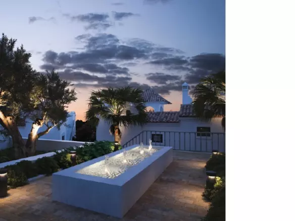Live The Mediterranean Dream In Estepona, Frontline To Golf