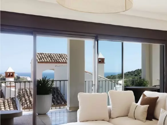 Live The Mediterranean Dream In Estepona, Frontline To Golf